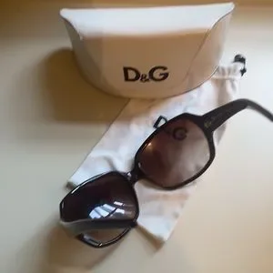 D&G Sunglasses with dust bag and case. Vintage Y2K Dolce & Gabbana Sunglasses GB 2136 G51 With Case  main image 4